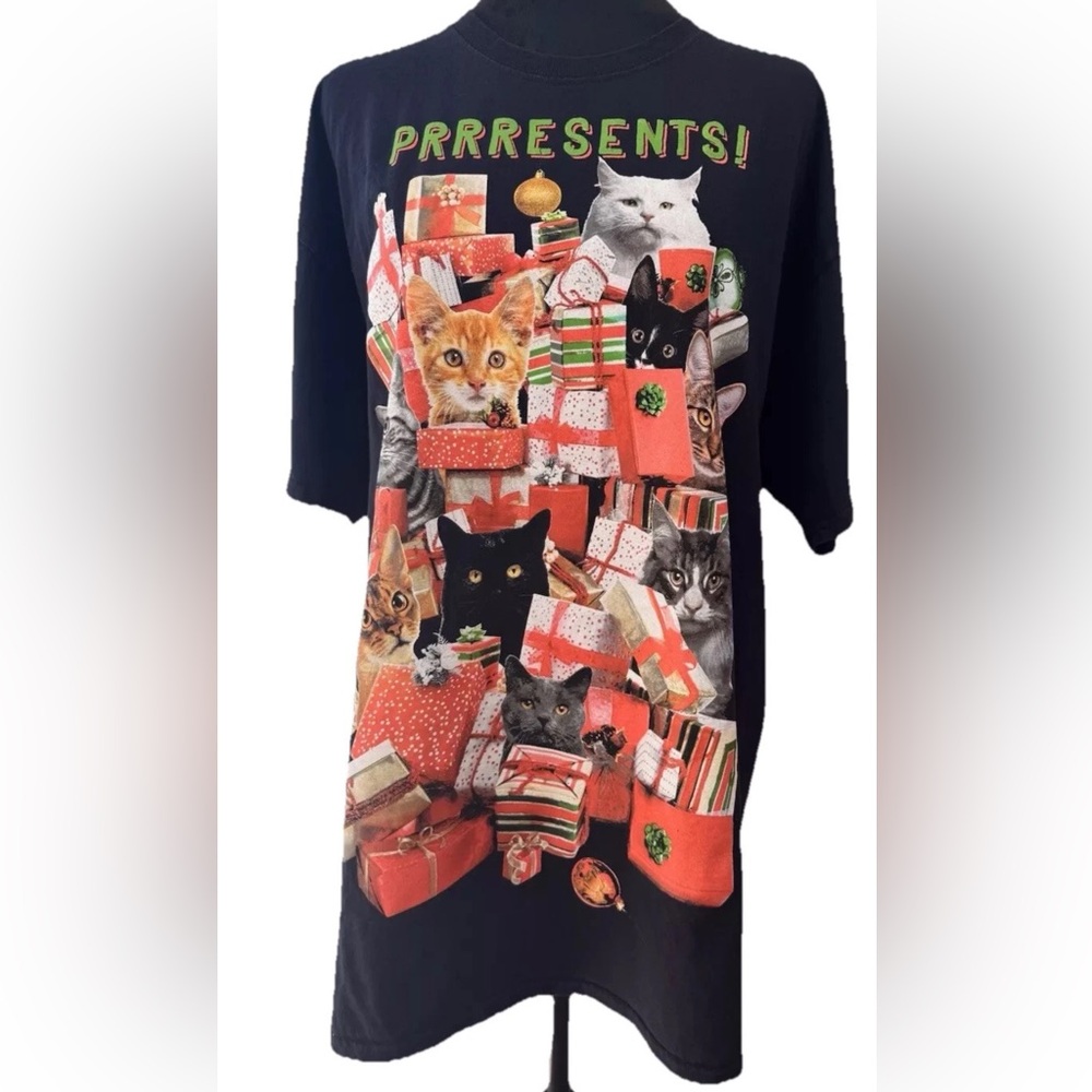 Dec 25th unisex cats with Prrrresents t shirt size XL all cotton‎ holiday EUC